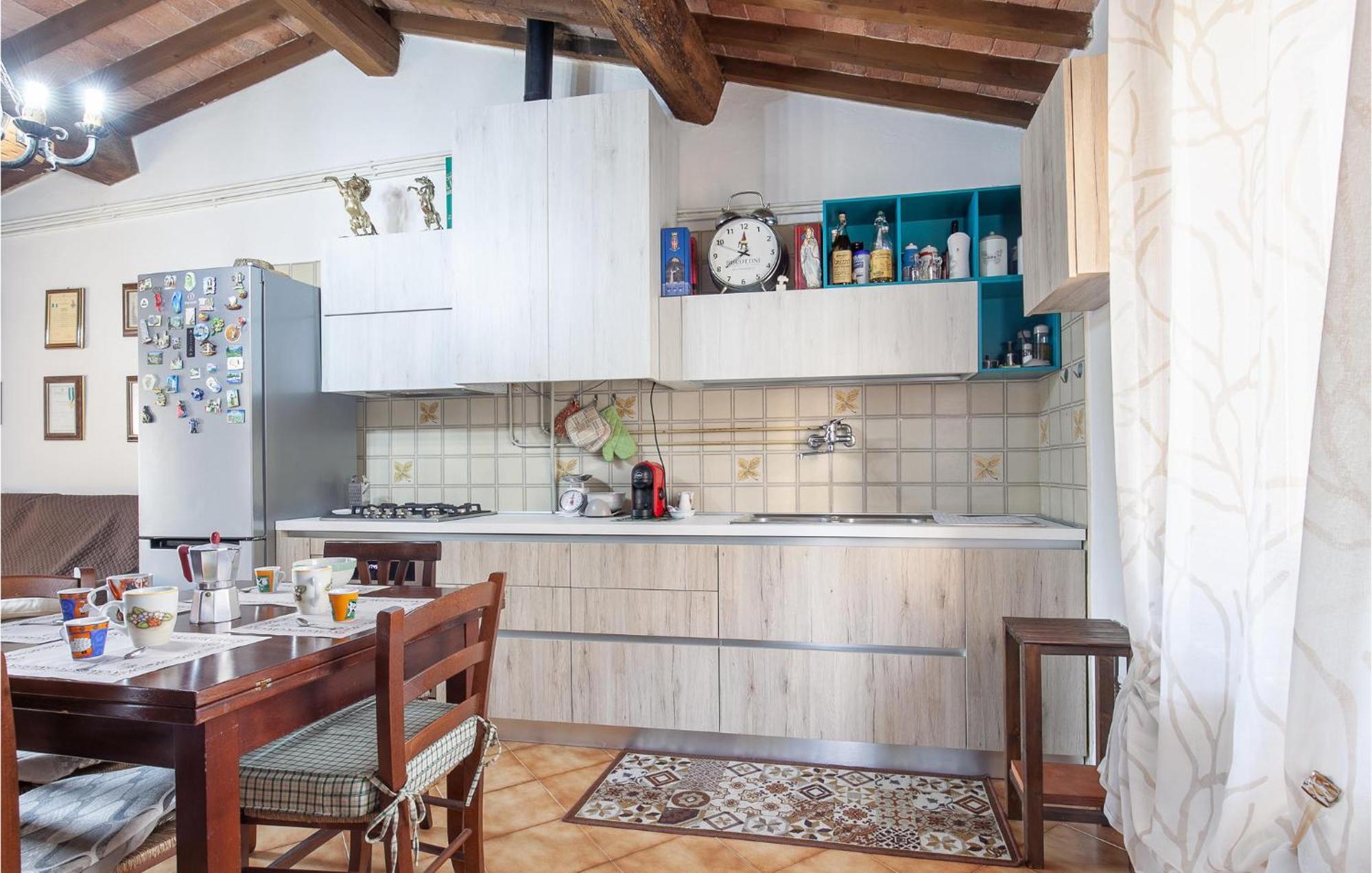 Awesome Home In Montefoscoli With Wifi エクステリア 写真