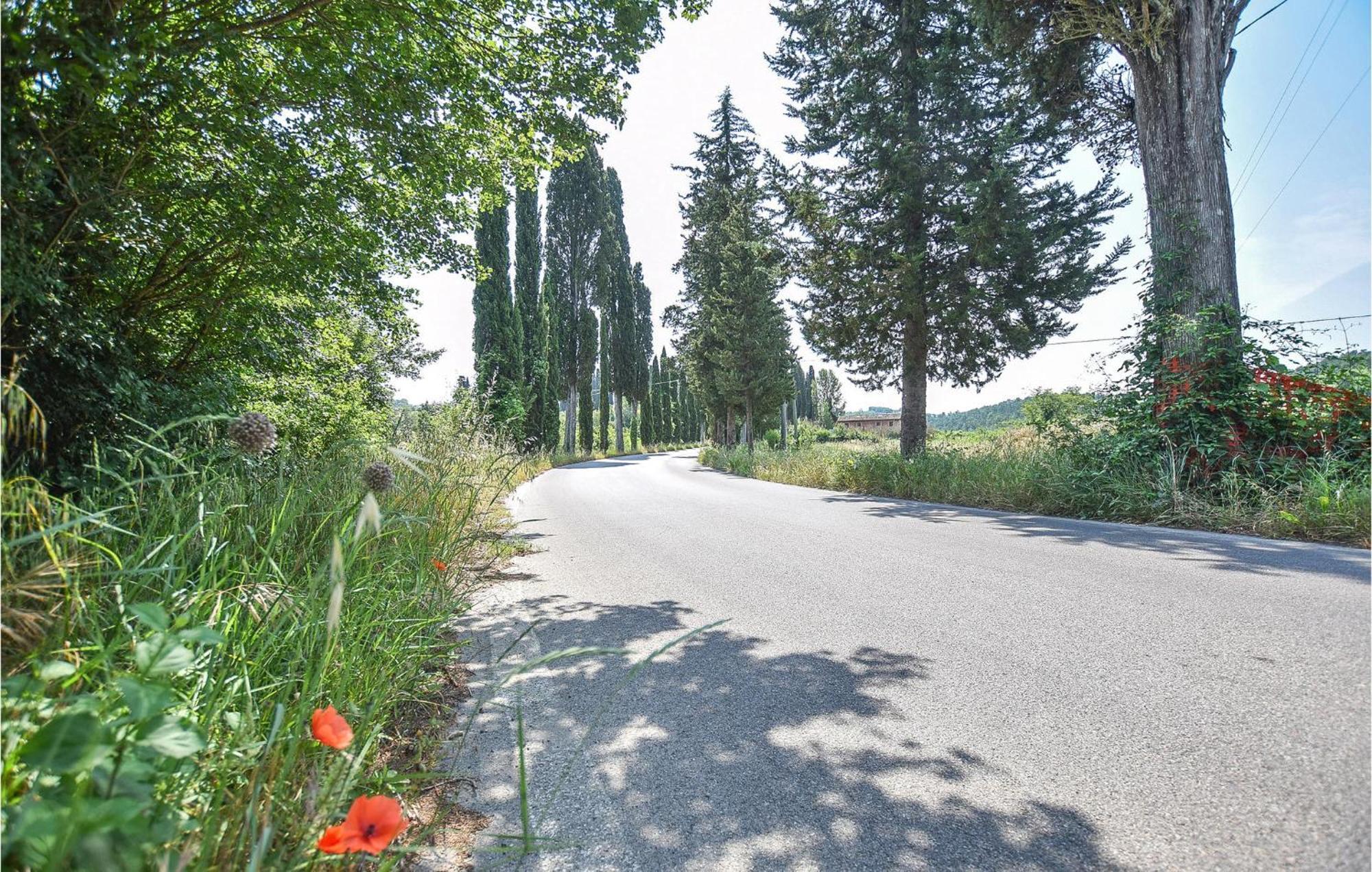 Awesome Home In Montefoscoli With Wifi エクステリア 写真