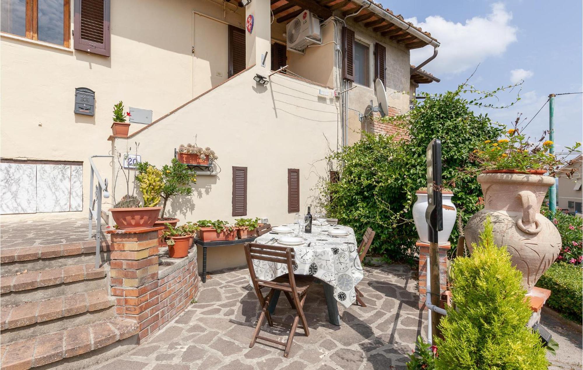 Awesome Home In Montefoscoli With Wifi エクステリア 写真