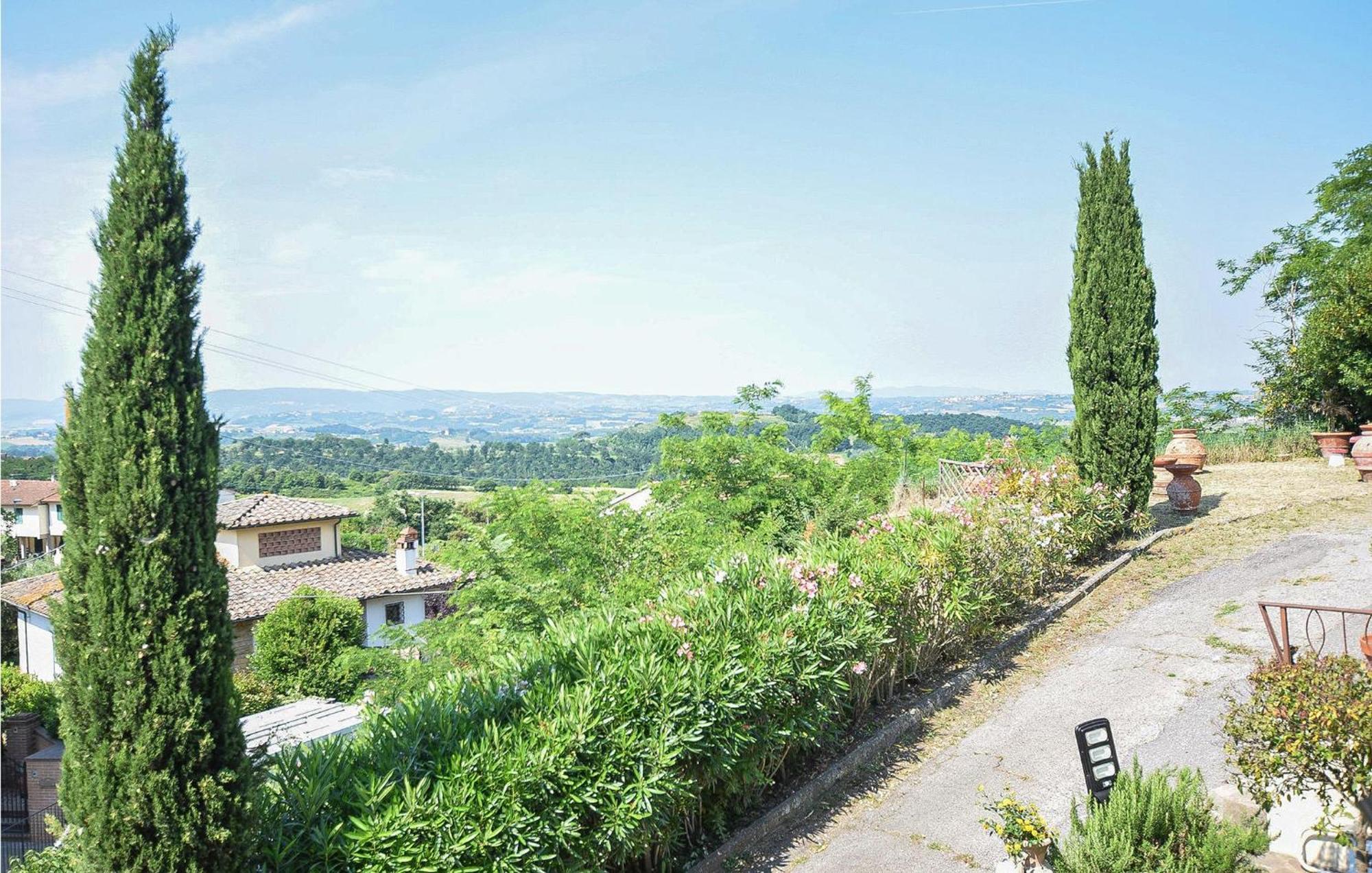 Awesome Home In Montefoscoli With Wifi エクステリア 写真