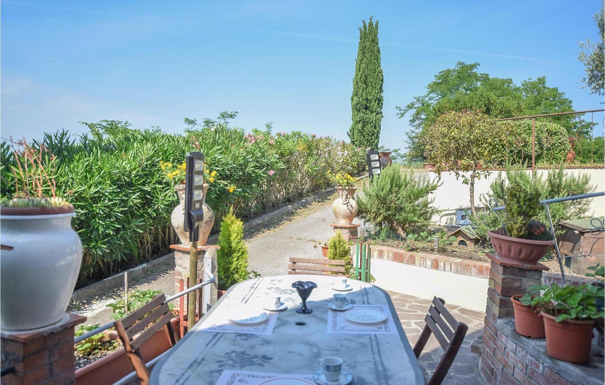 Awesome Home In Montefoscoli With Wifi エクステリア 写真