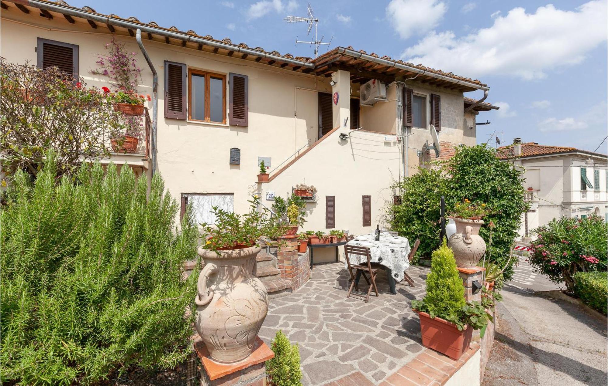 Awesome Home In Montefoscoli With Wifi エクステリア 写真