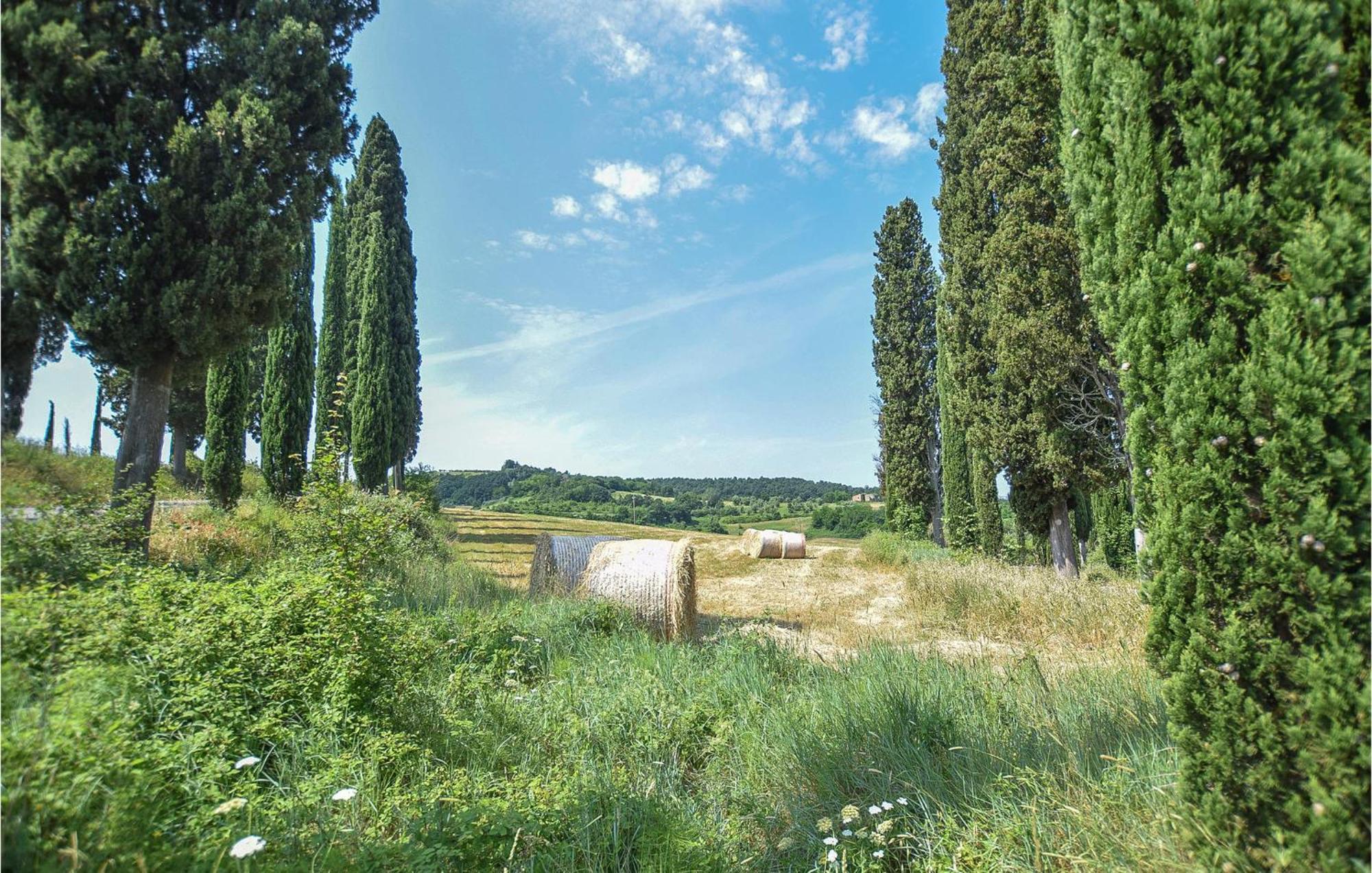 Awesome Home In Montefoscoli With Wifi エクステリア 写真